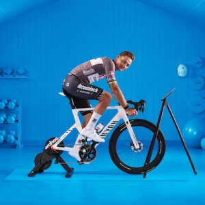Velorull Wahoo KICKR Core 2 + Zwift Cog/Click