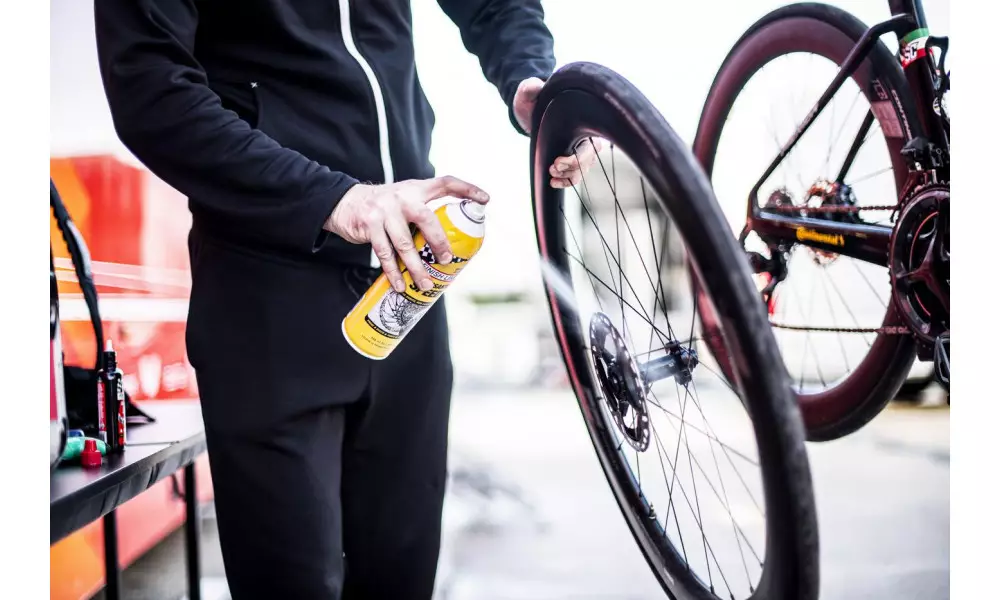Käigusüsteemid puhastaja/määrde-eemaldus Finish Line Speed Bike Turbo aerosol 558ml - 4